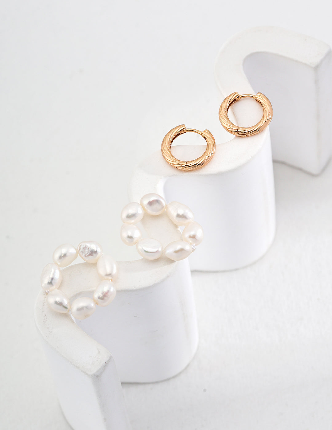 Two-way Pearl Orbit Hoops