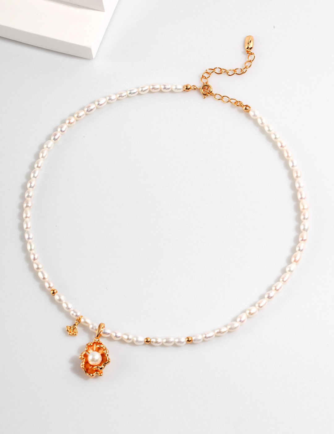 Floral Pearl Necklace